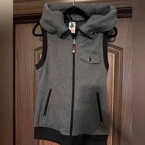 Burton Women’s Medium Hooded Zip Vest